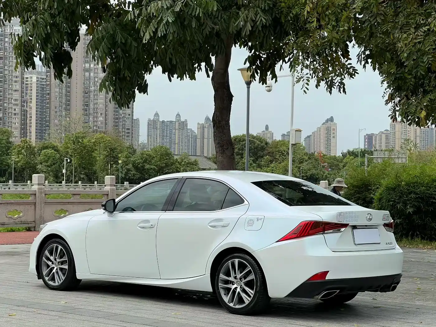 Lexus IS 2017 300 Leading Edition фото 9