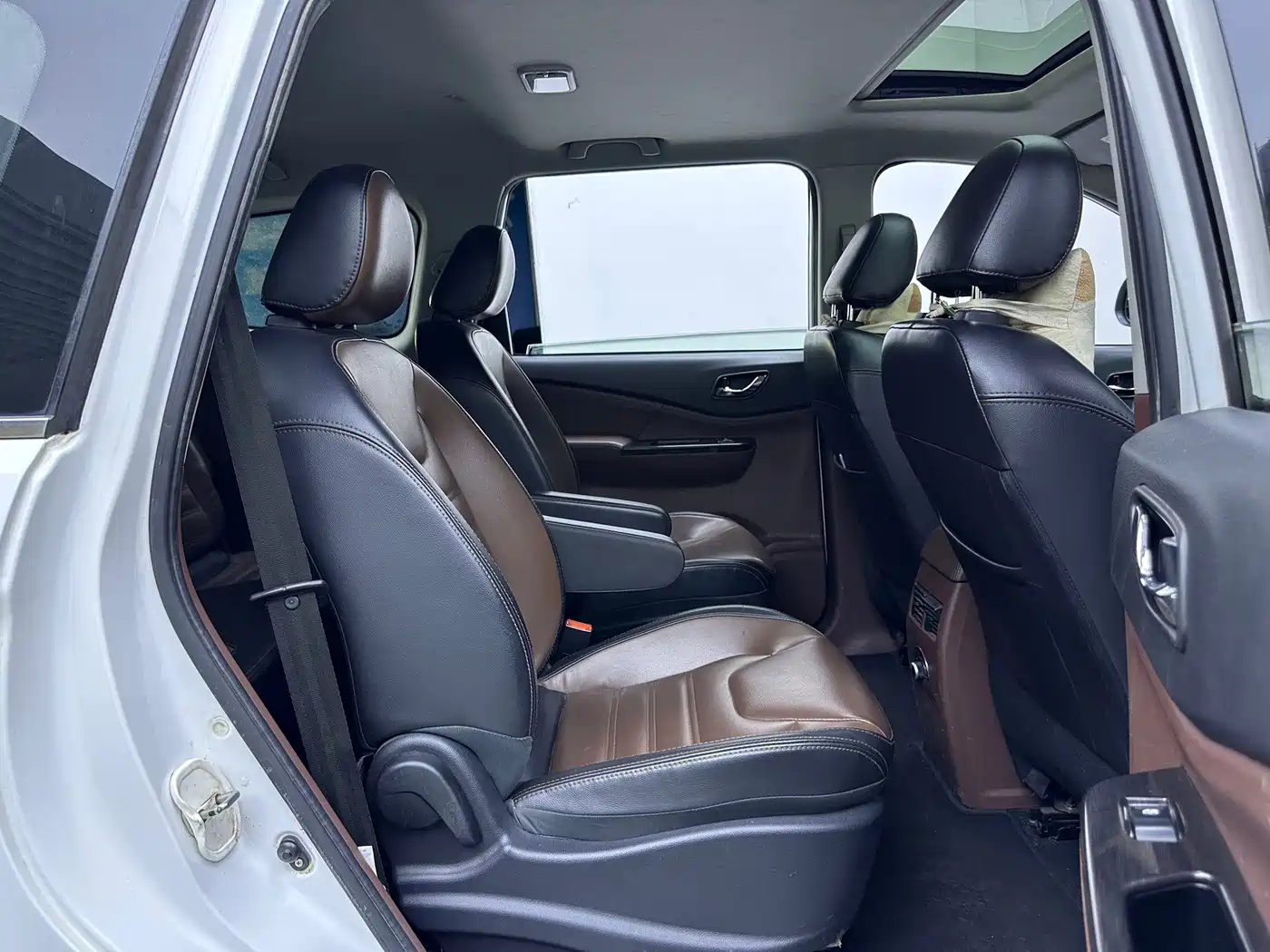 Dongfeng Fengxing Fengxing SX6 2017 2016 1.6L CVT Luxury