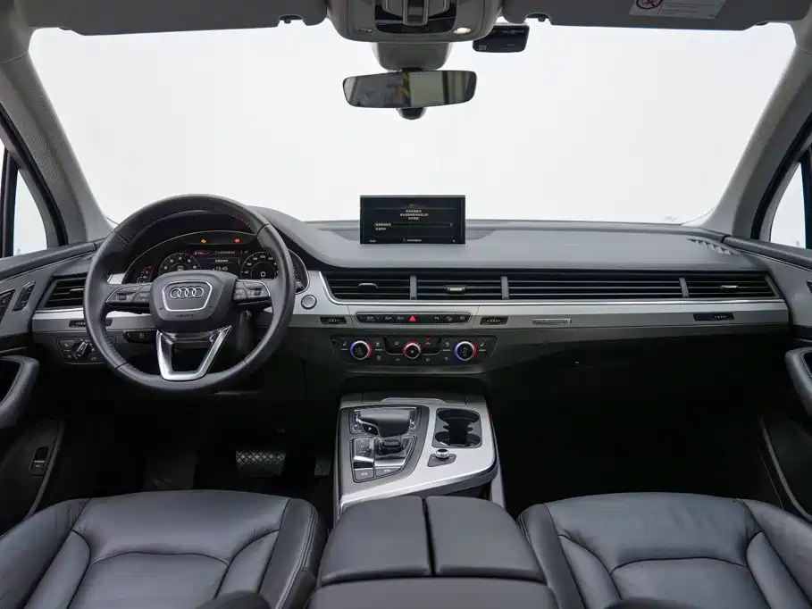 Фото 9 - Audi Q7