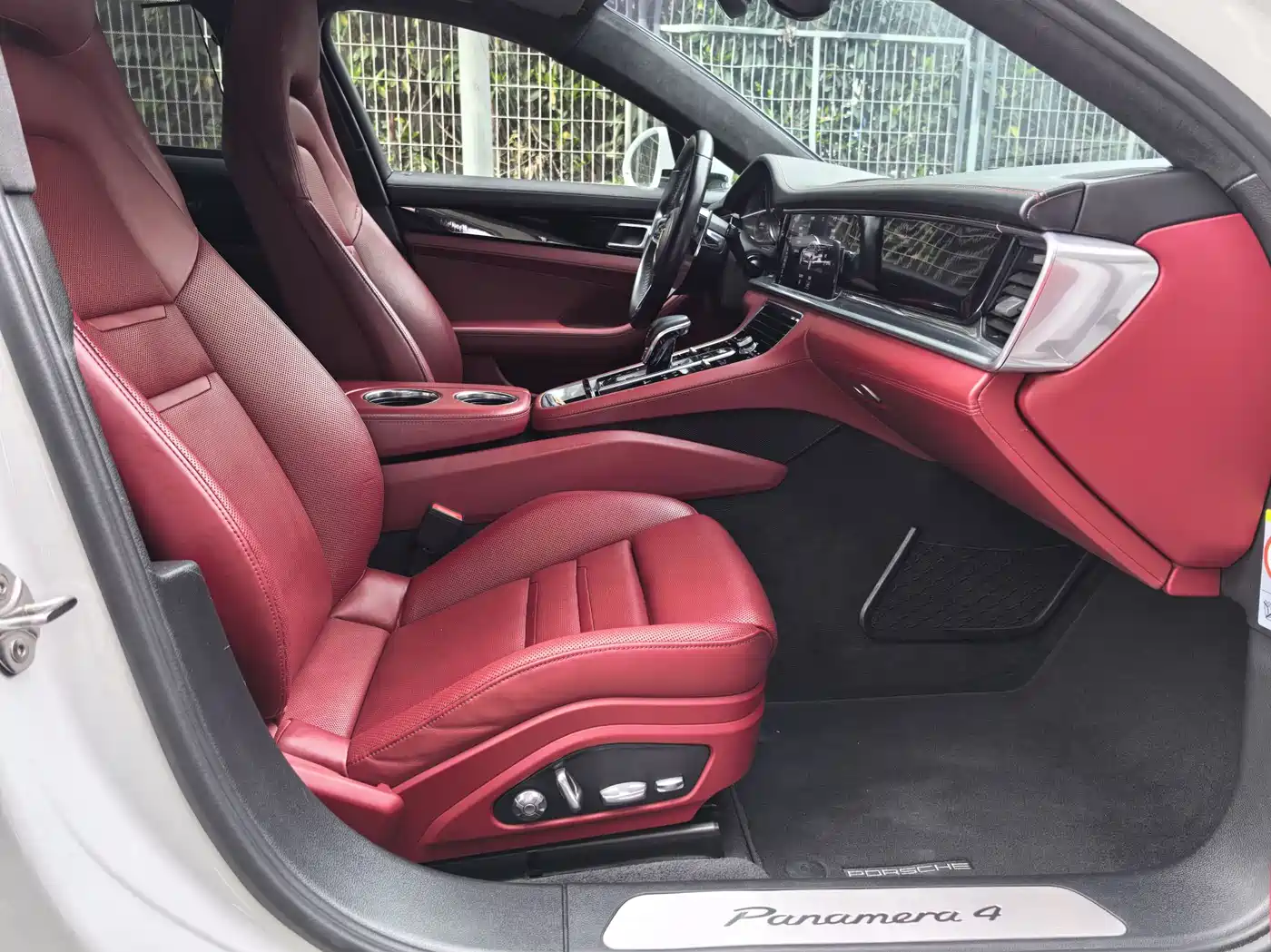 Porsche Panamera 2019 Panamera 4 Executive Long Wheelbase 2.9T фото 11