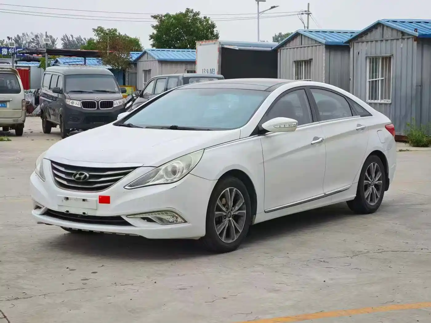 Photo 2 - Hyundai Sonata