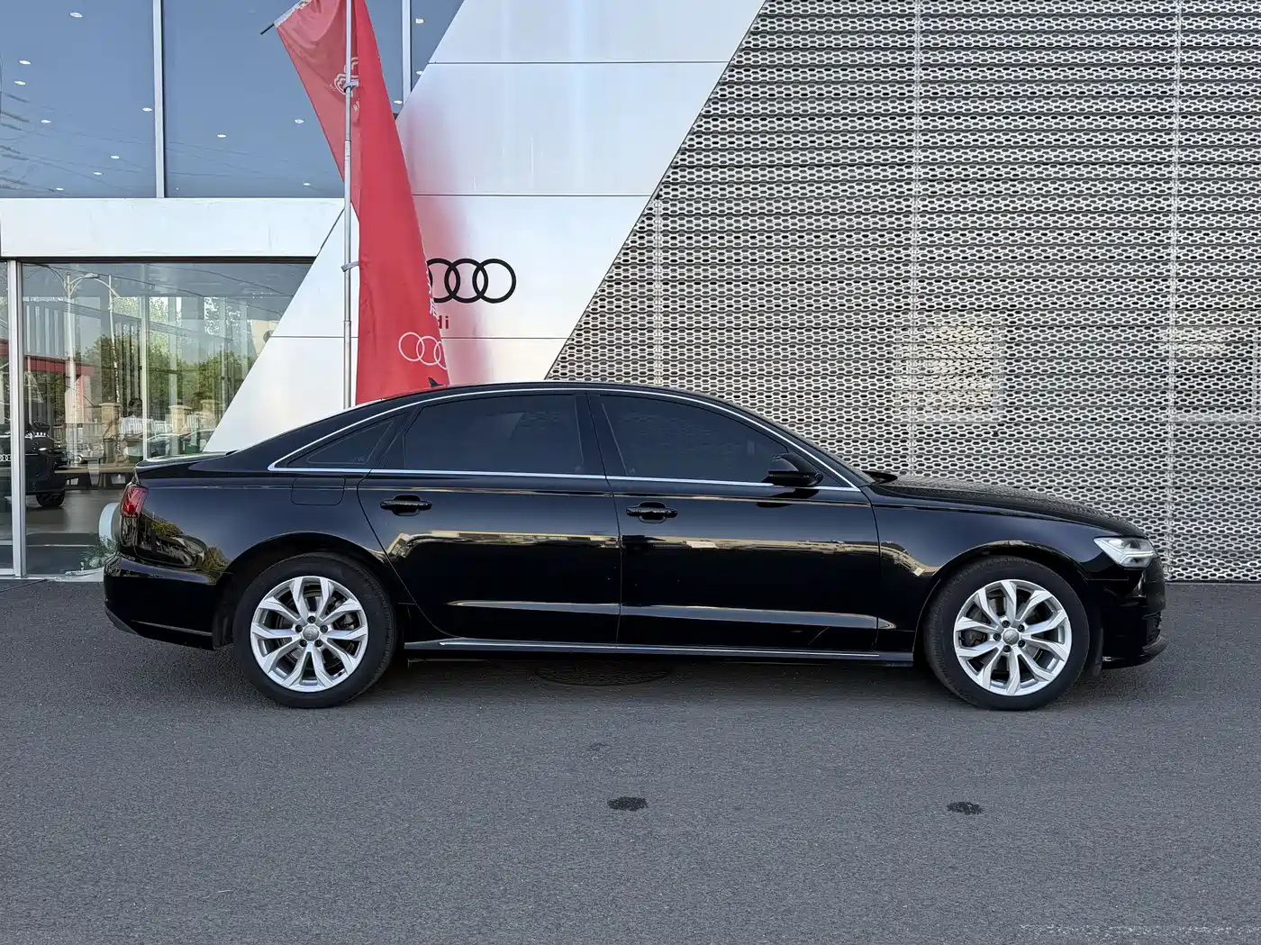 Audi A6L 2018 30th Anniversary 35 TFSI Fashion фото 3