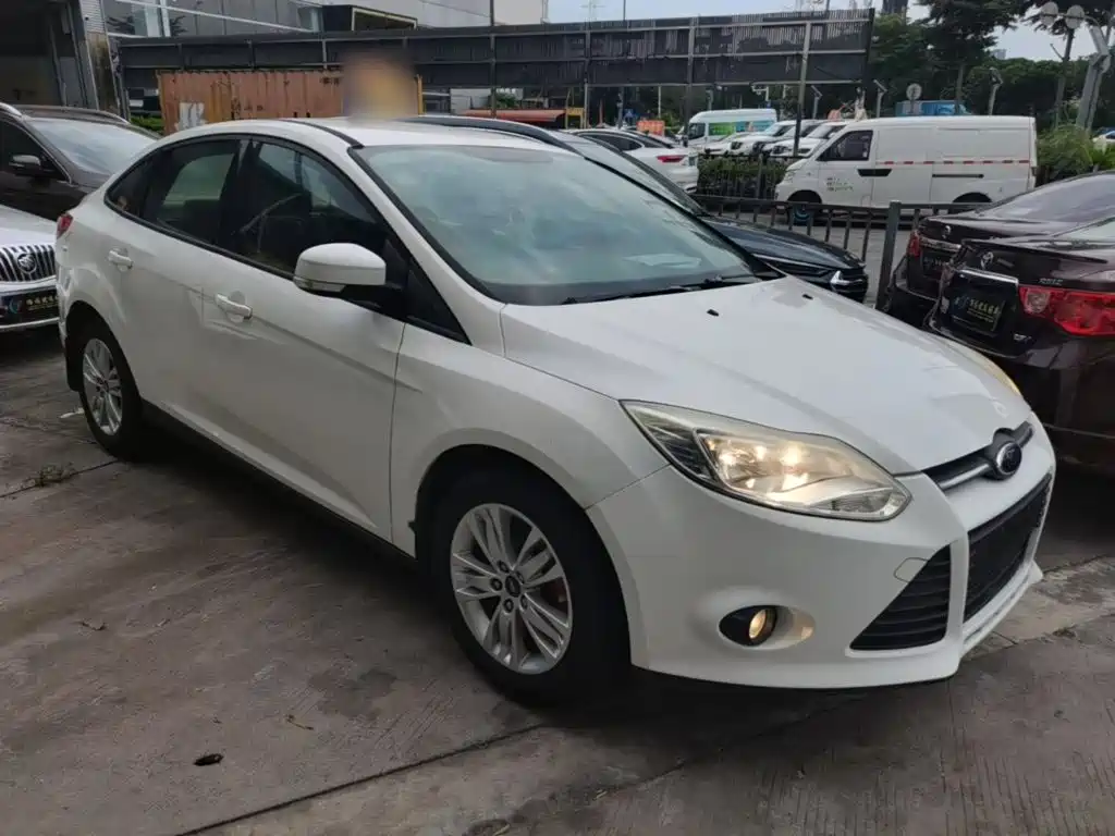 Фото 4 - Ford Focus