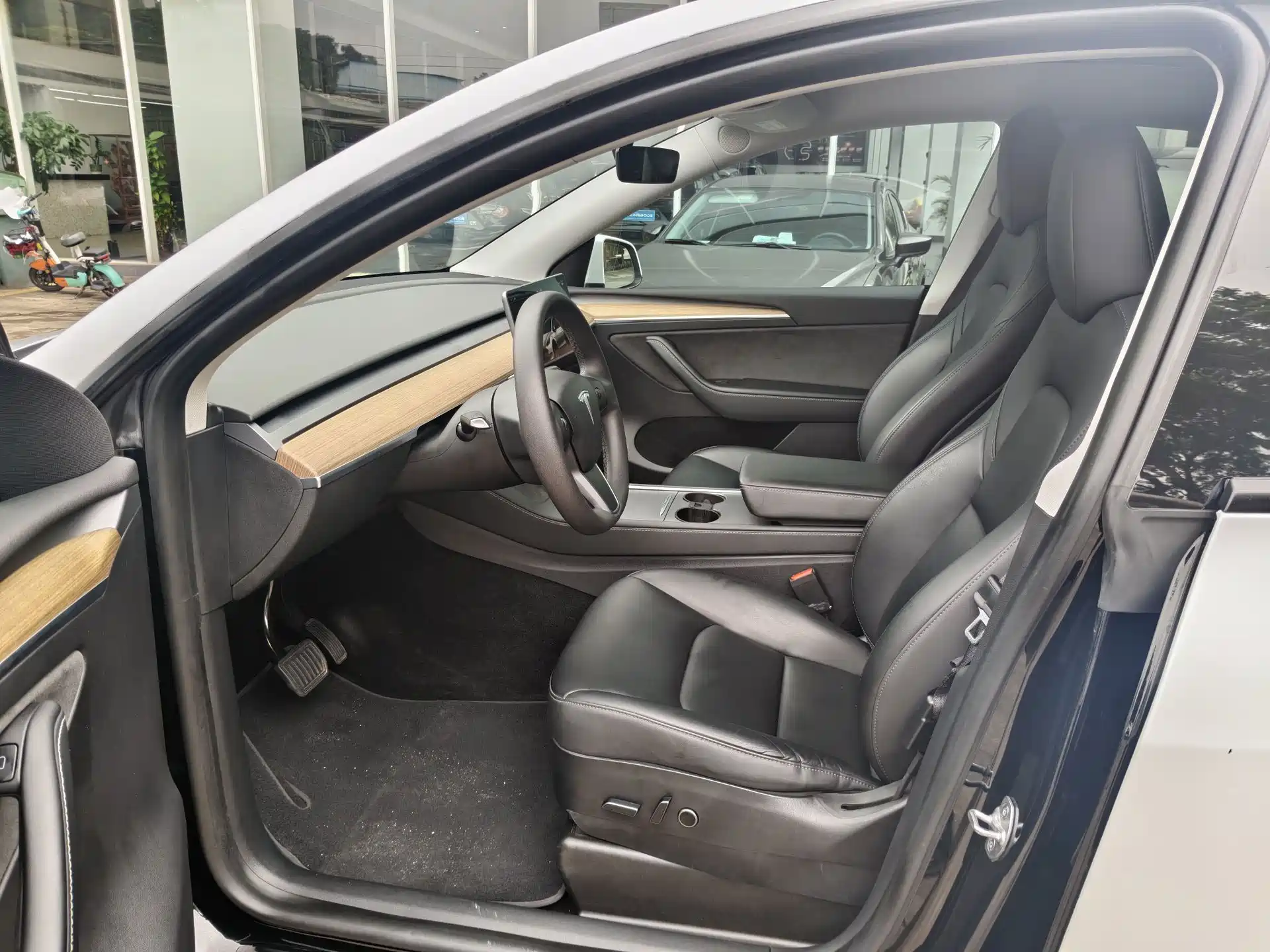 Фото 12 - Tesla Model Y