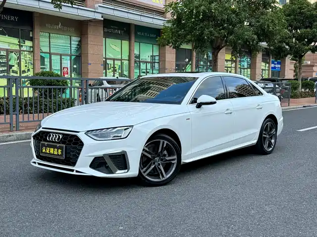 Audi A4L 2022 40 TFSI Luxury Dynamic — фото 1