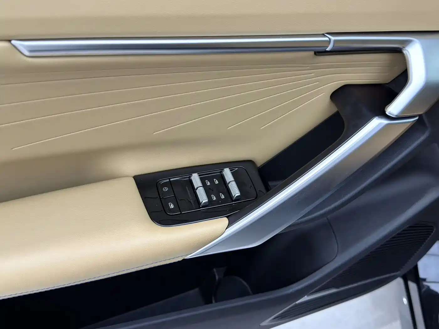 GEELY AUTOMOBILE BOYUE L