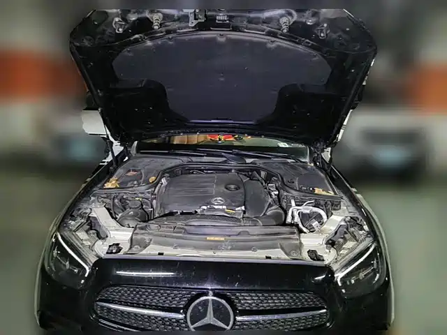 Mercedes-Benz E-Class 2023 E 300 L Sport Fashion — фото 3