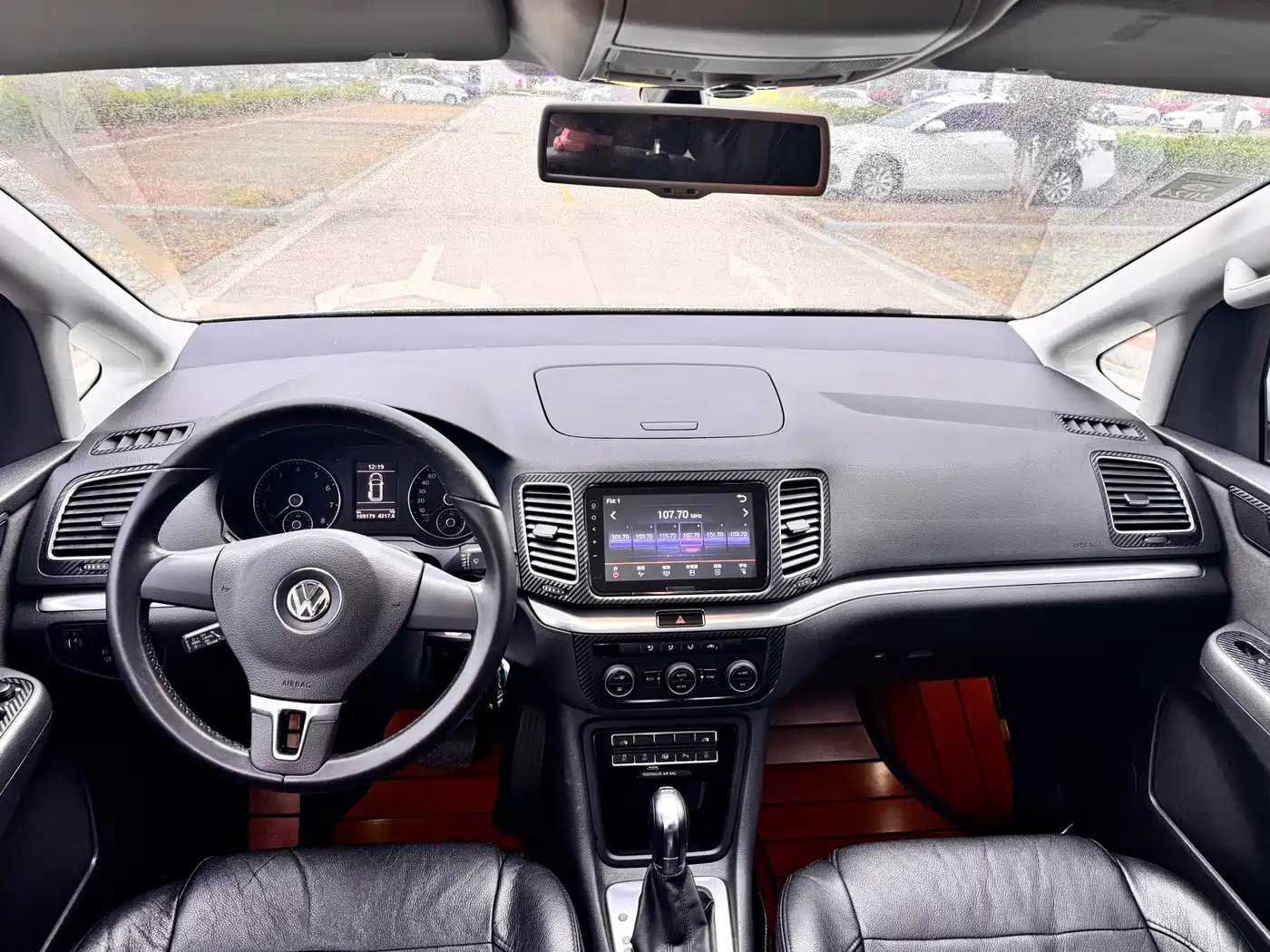 Volkswagen Sharan 2015 1.8TSI Comfort фото 9