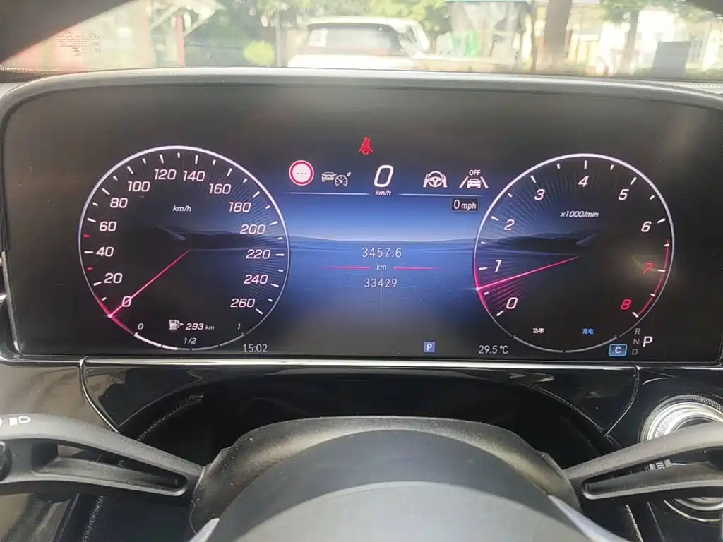 Mercedes-Benz E-Class, миниатюра 4