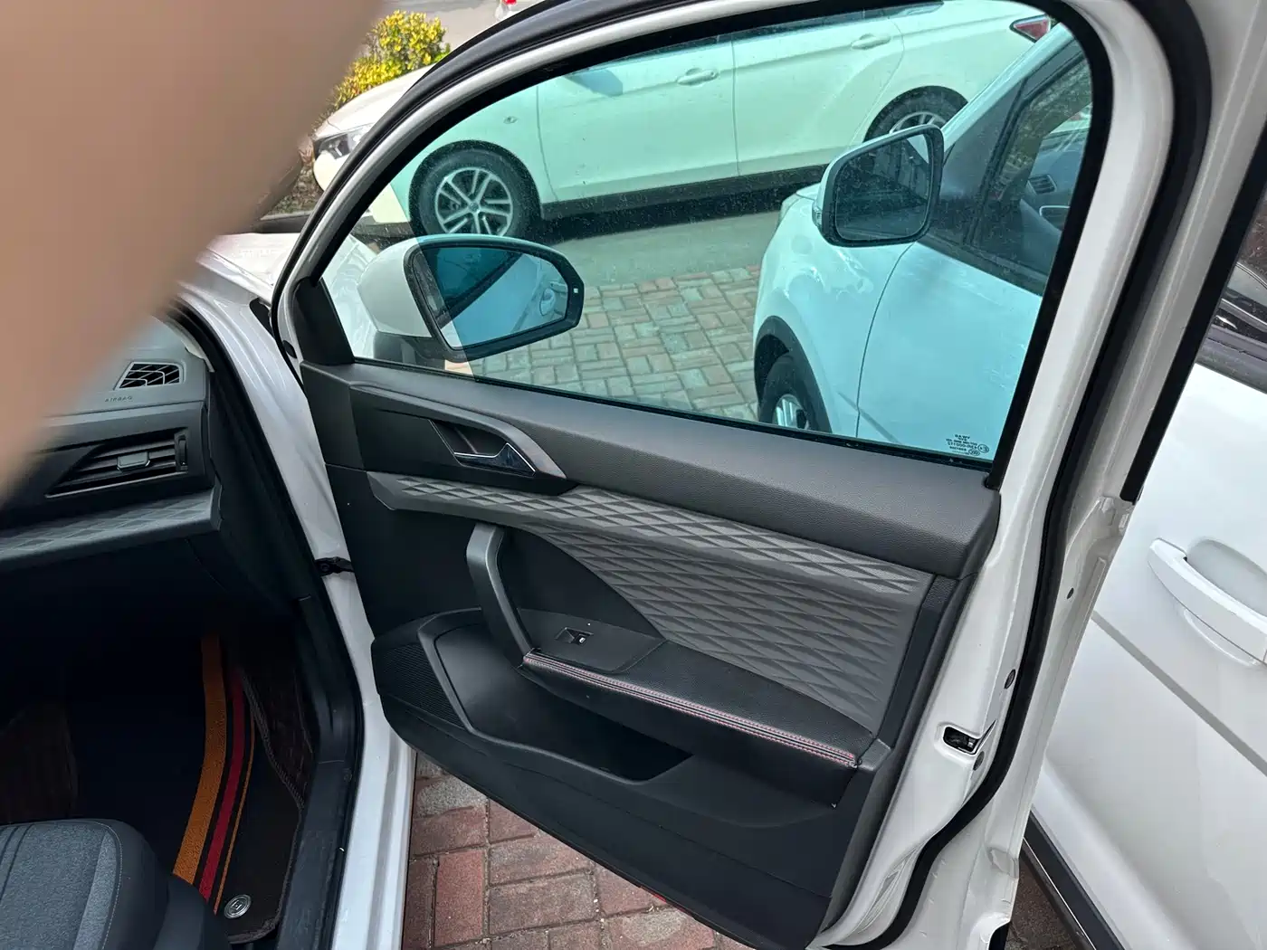 Volkswagen Tharu 2021 Model 280TSI 2WD Trend Edition фото 17