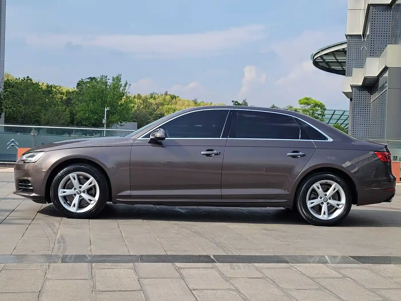 Audi A4L 2017 Plus 40 TFSI Fashion фото 10