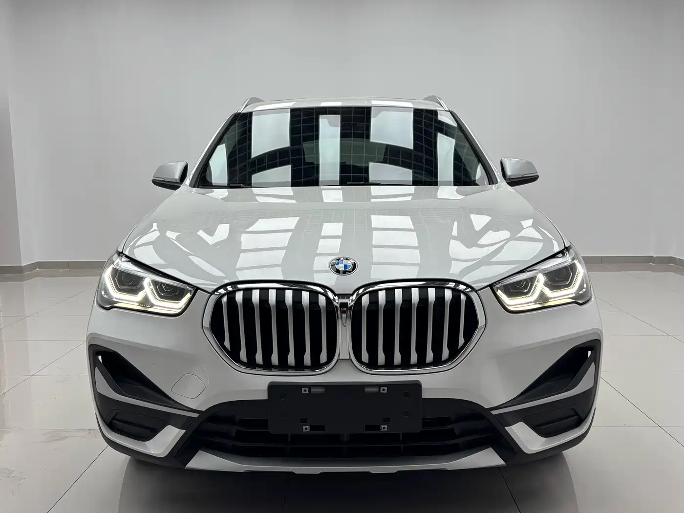 BMW X1 2022 sDrive20Li Fashion фото 2