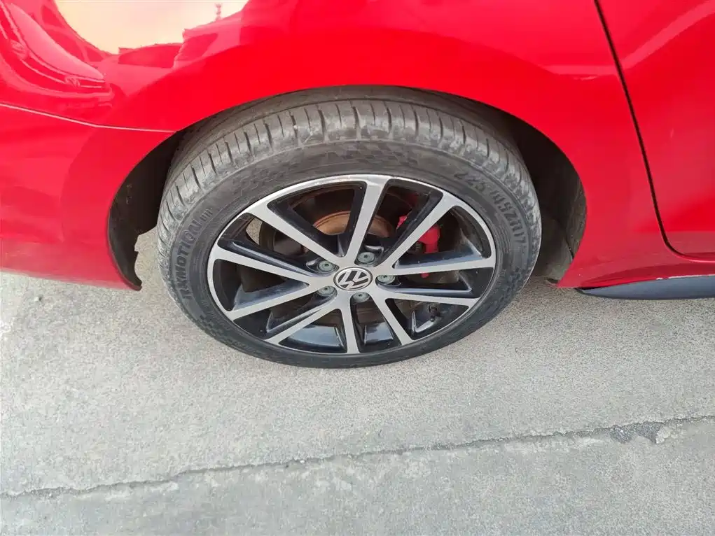 Volkswagen Sagitar 2013 2.0TSI GLI фото 26