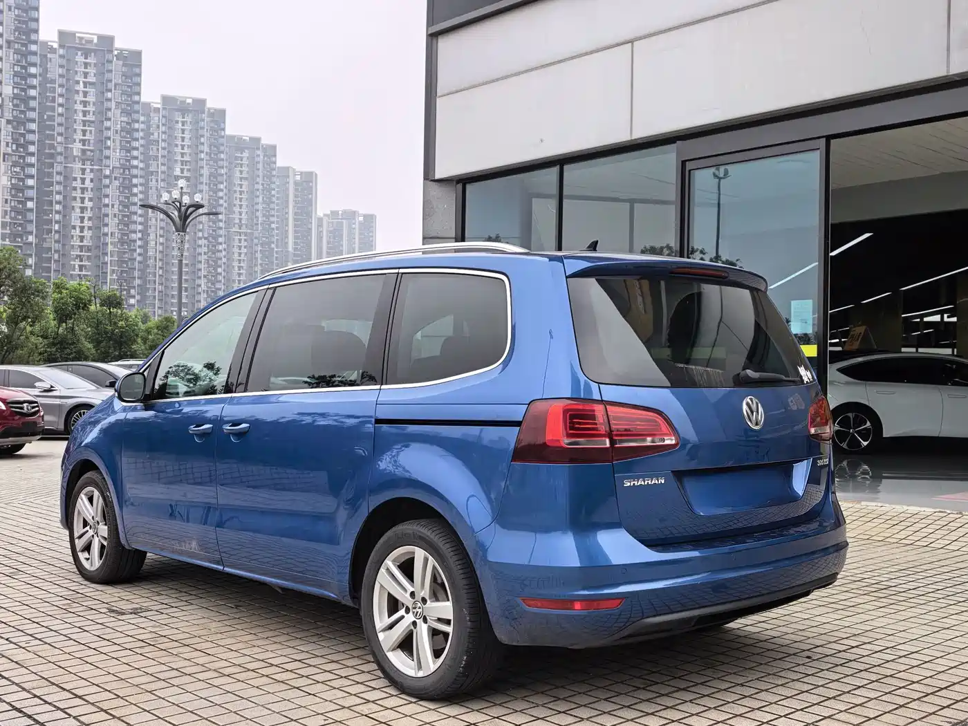 Volkswagen Sharan 2017 2016 380TSI Comfort 7-seater