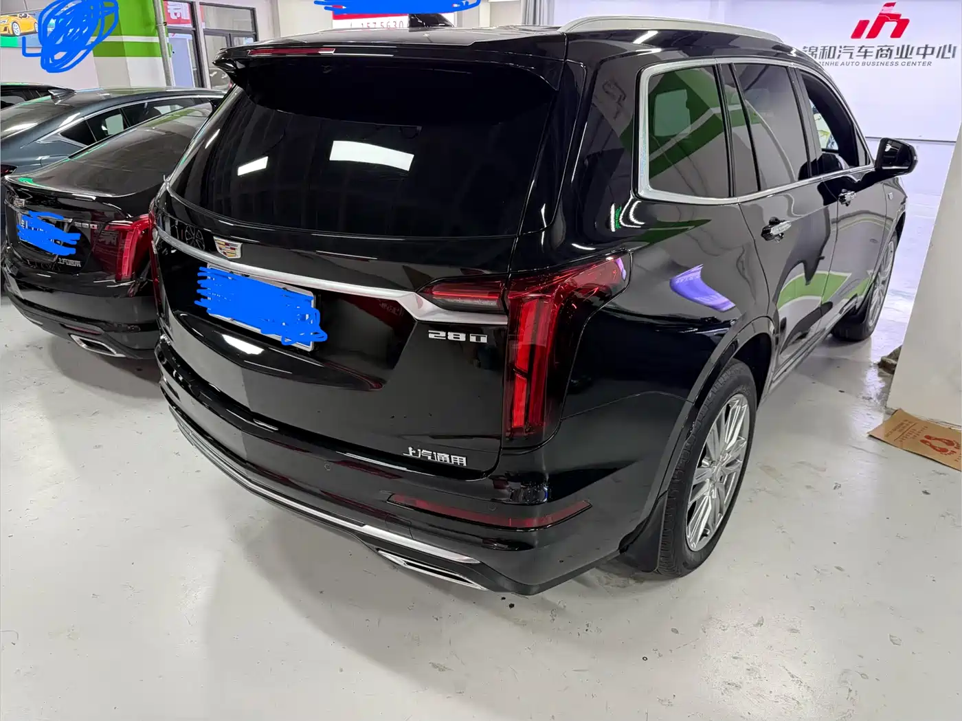 CADILLAC XT6