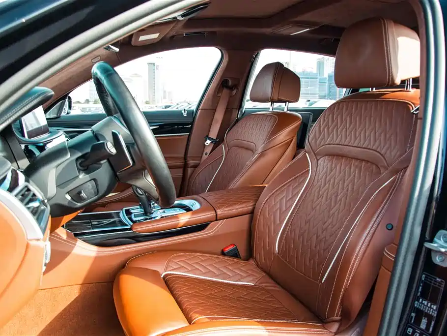 BMW 7 Series 2019 740Li xDrive Executive M Sport Package фото 10