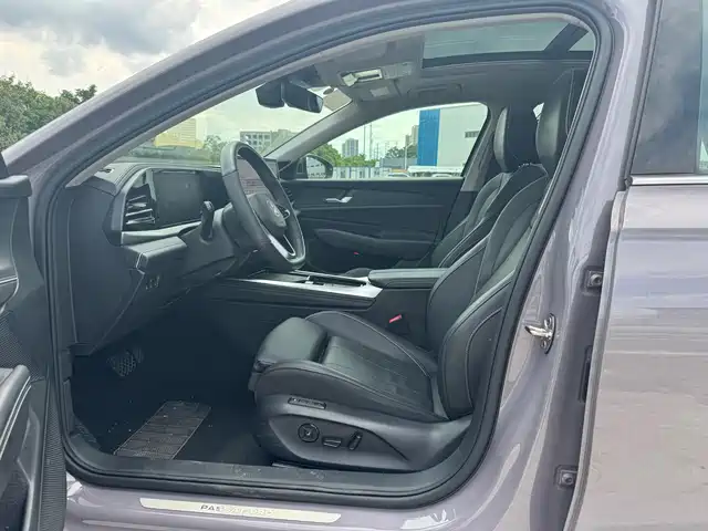 Volkswagen Passat 2025 Pro 380TSI Dragon Prestige Edition — фото 4