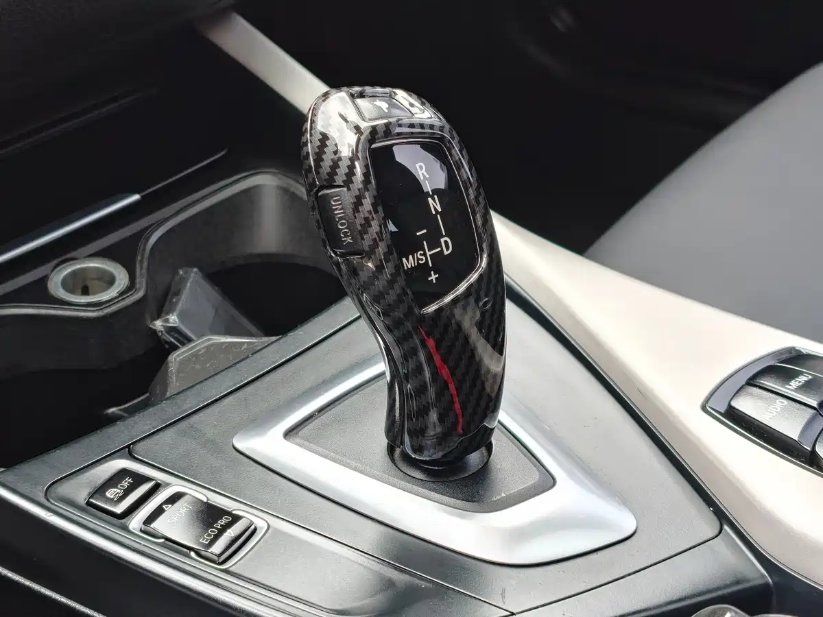 BMW 1 Series (Import) 2013 Facelift 118i Leading Model фото 13