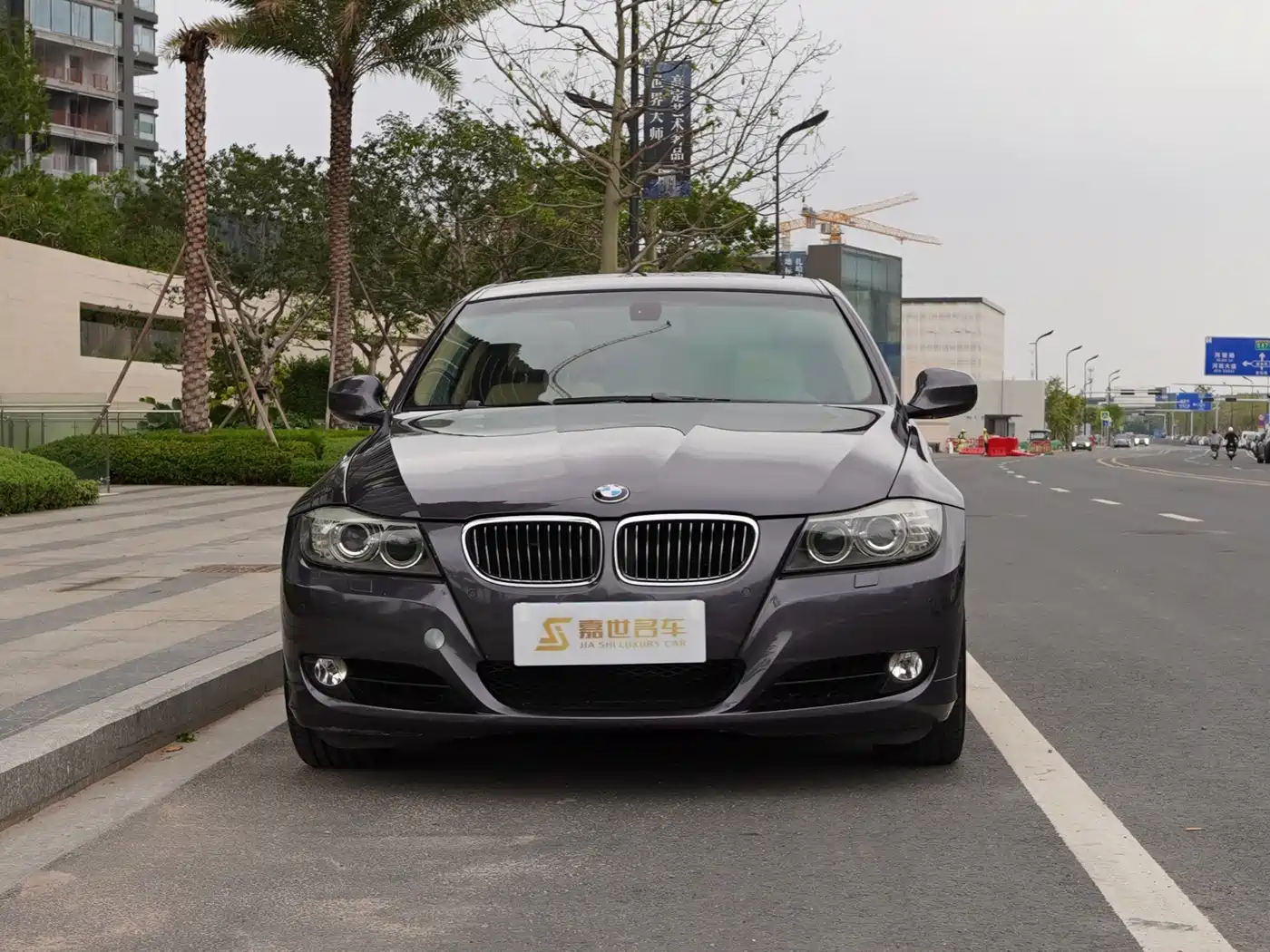 BMW 3 Series 2009 325i Luxury фото 2