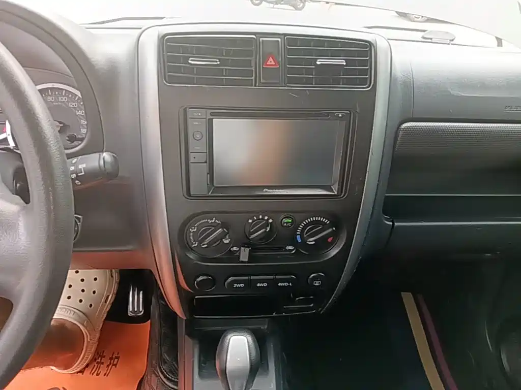 Suzuki Jimny (Import) 2015 2015 1.3 AT JLX Navigation Edition