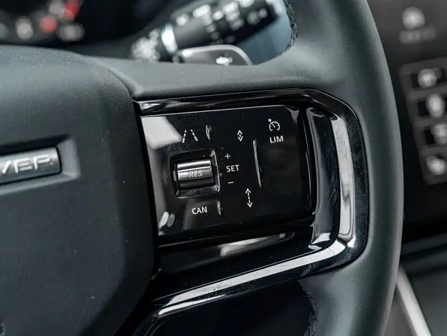 Land Rover Range Rover Velar 2024 Dynamic SE фото 10