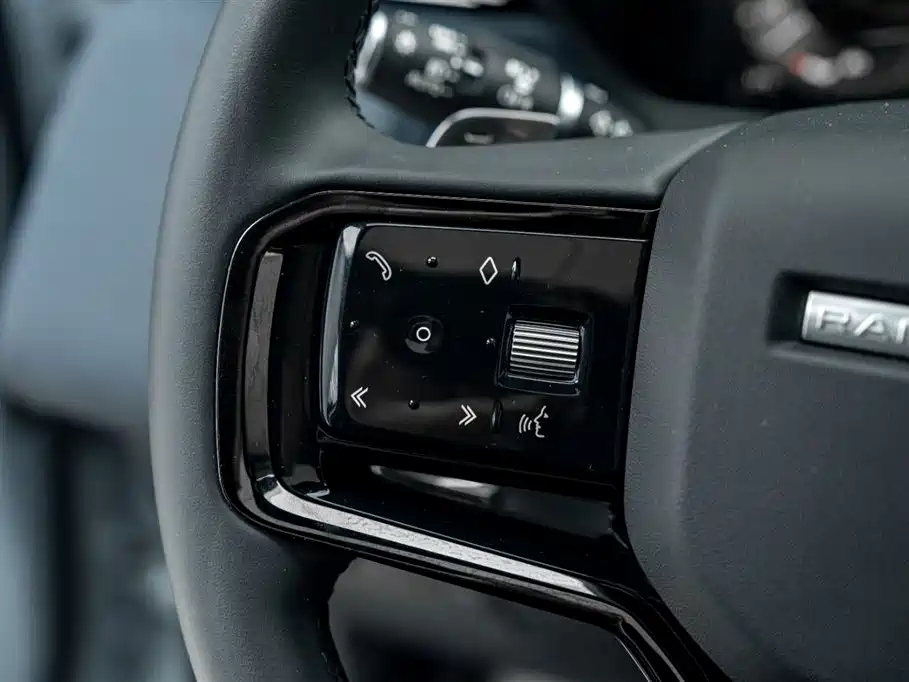 Land Rover Range Rover Velar 2024 Dynamic SE фото 9