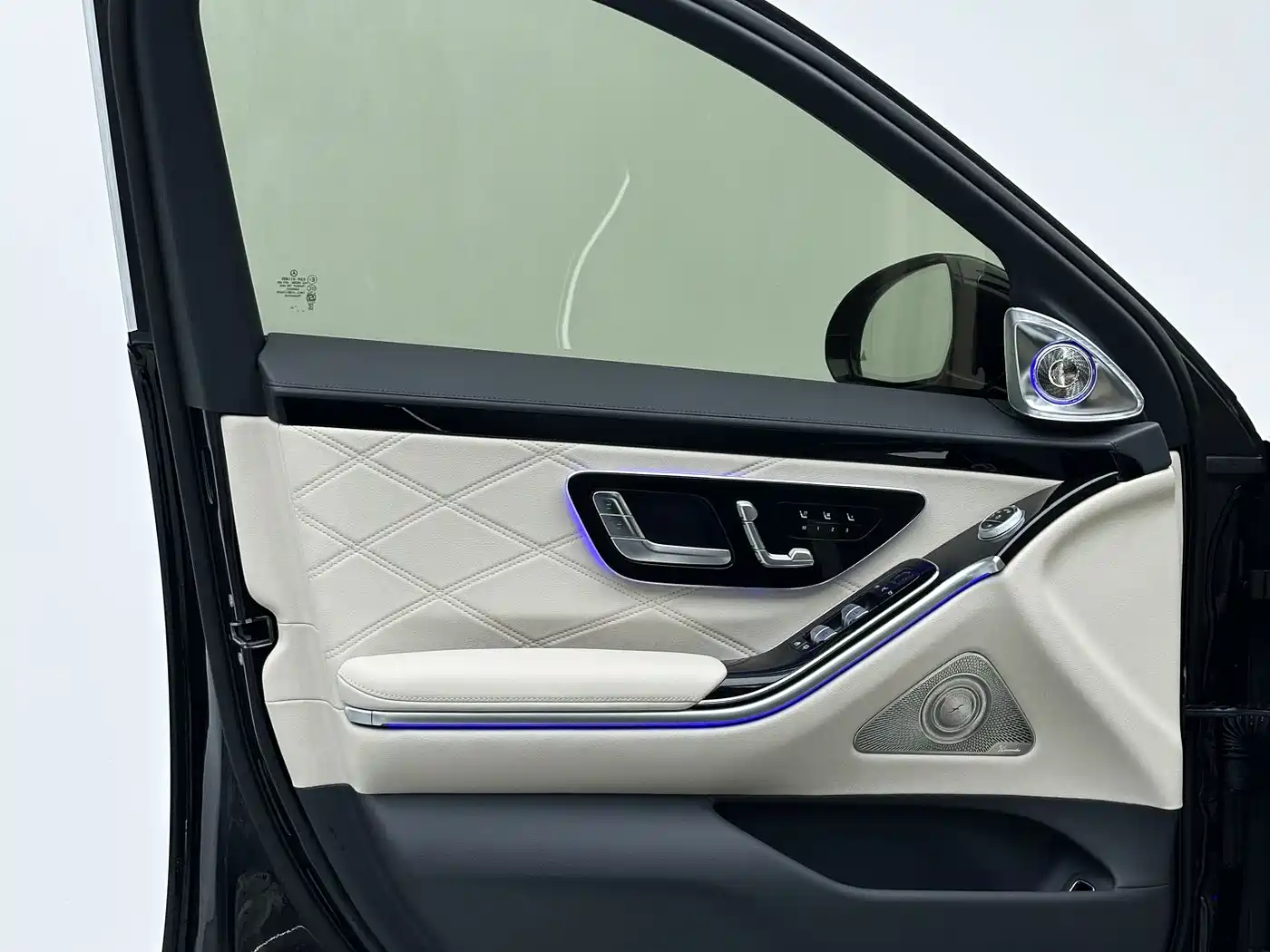 Mercedes-Benz Maybach S-Class 2025 Model S 480 4MATIC фото 9