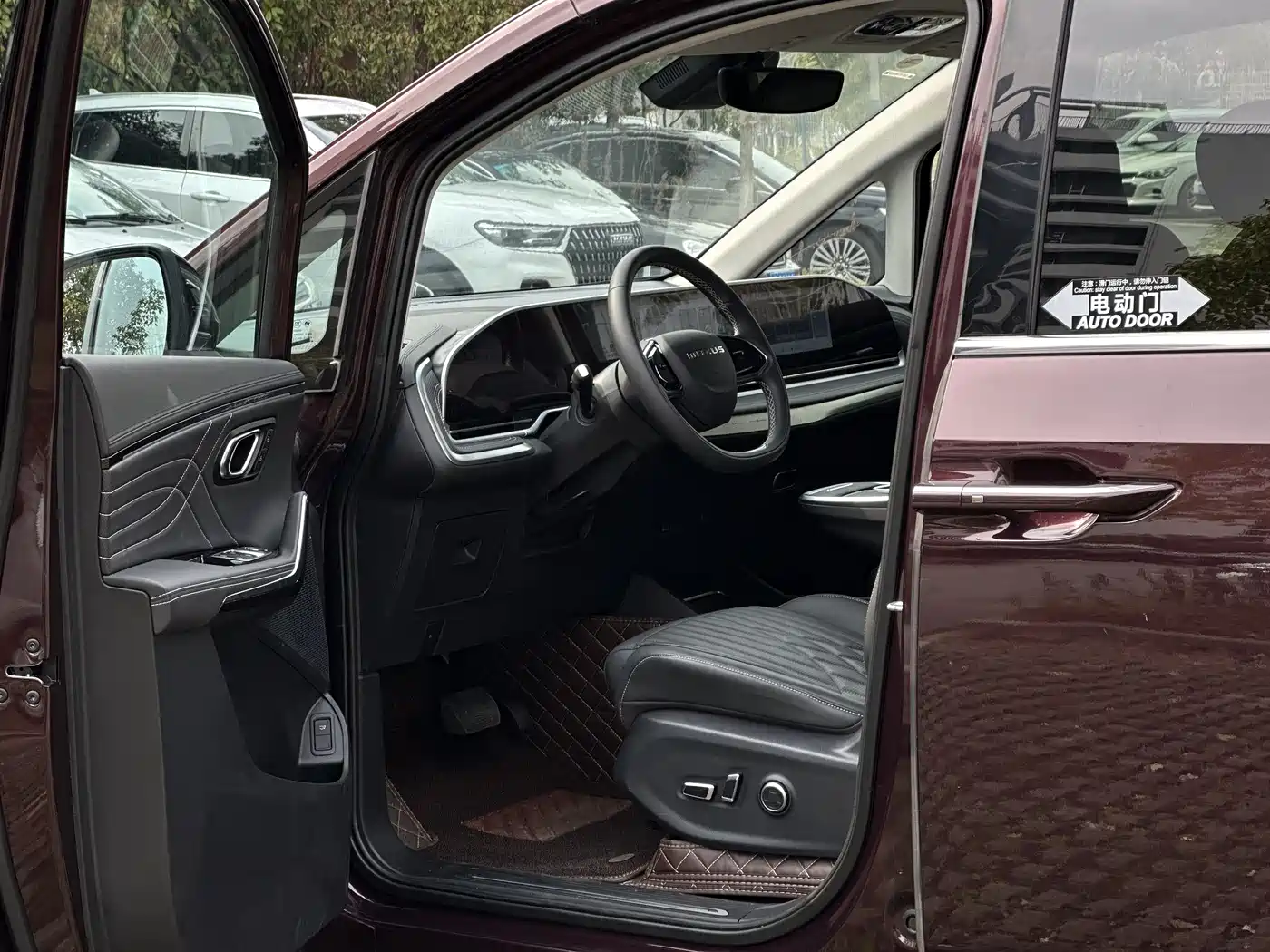 SAIC Maxus Maxus G90 2022 2.0T Interstellar 7-seater фото 5