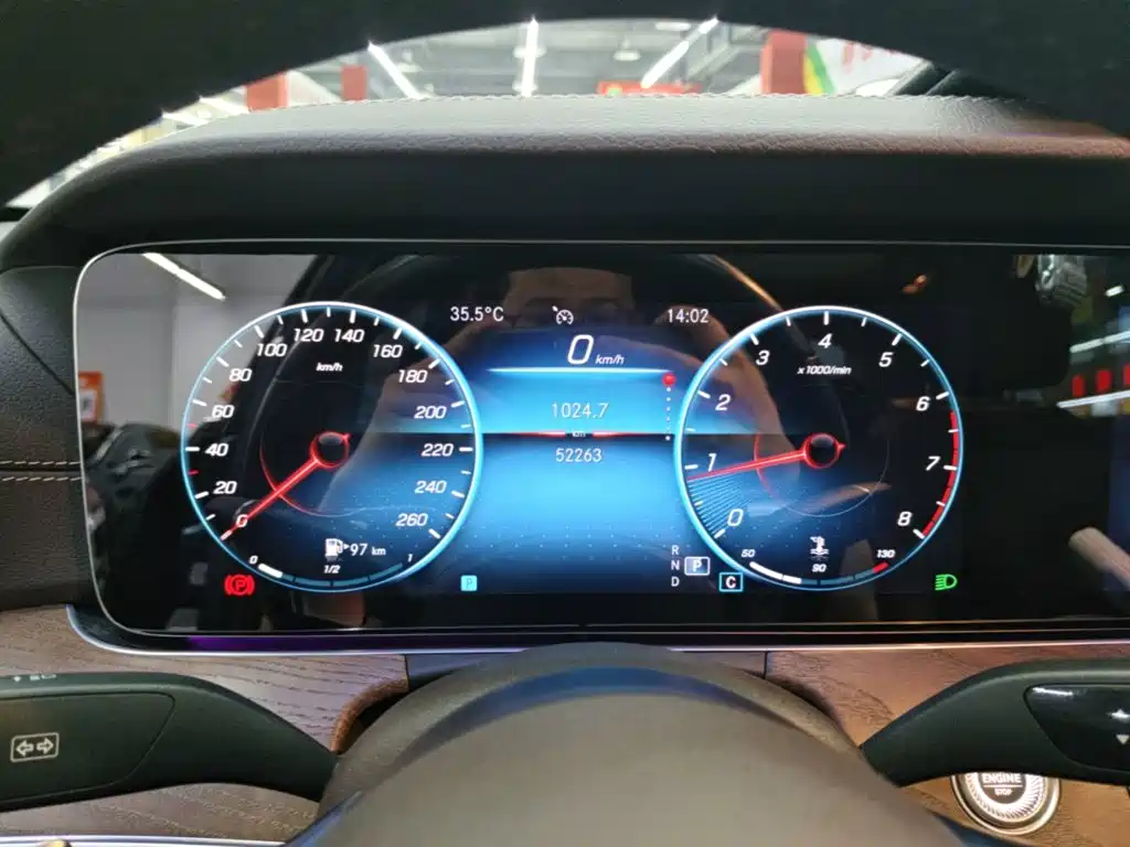 Photo 12 - Mercedes-Benz E-Class