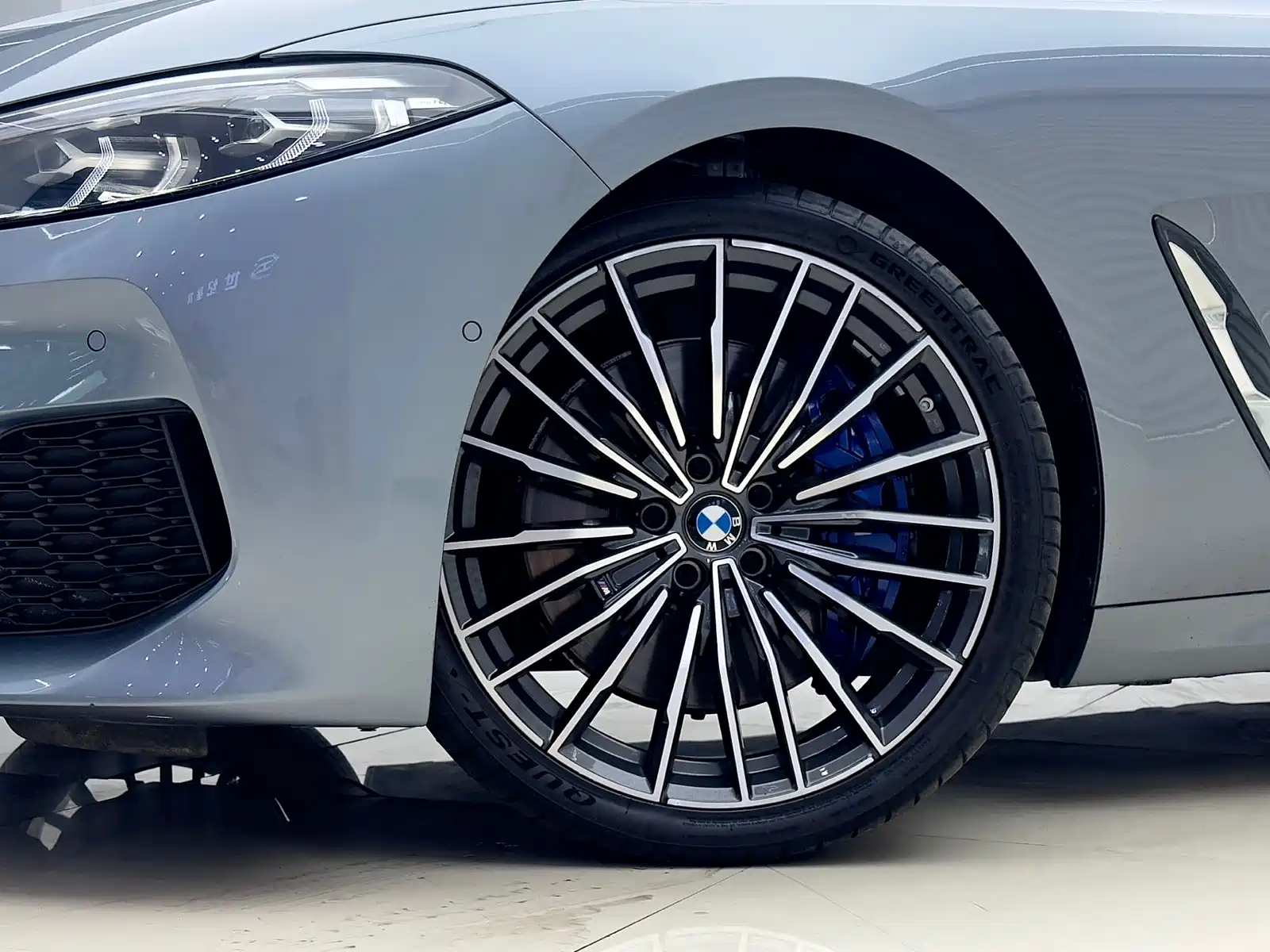 Фото 11 - BMW 8 Series