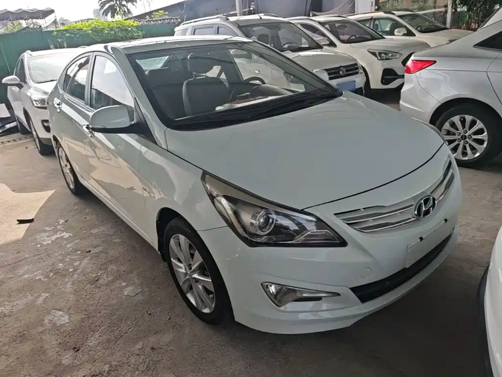 Фото 4 - Hyundai Verna