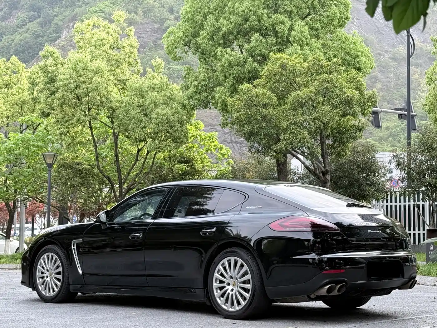 Porsche Panamera 2016 Panamera Executive Edition 3.0T фото 17