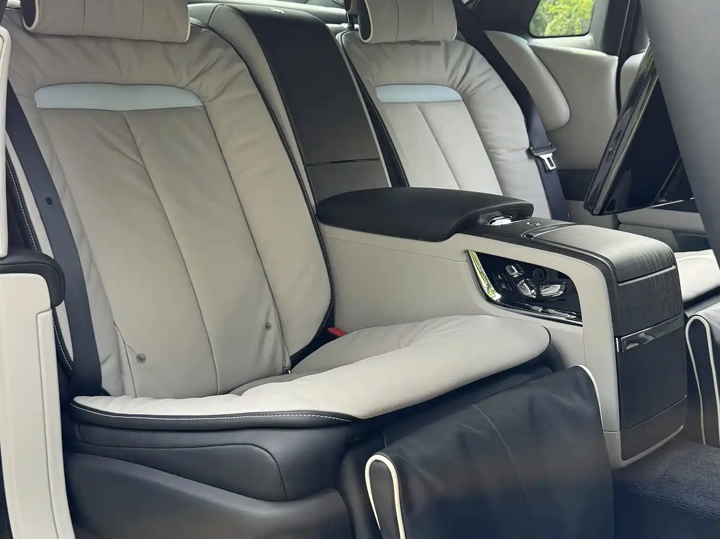 Rolls-Royce Ghost 2023 2021 6.7T Long Wheelbase