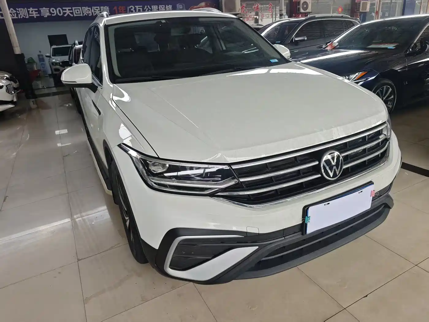 VOLKSWAGEN TIGUAN L