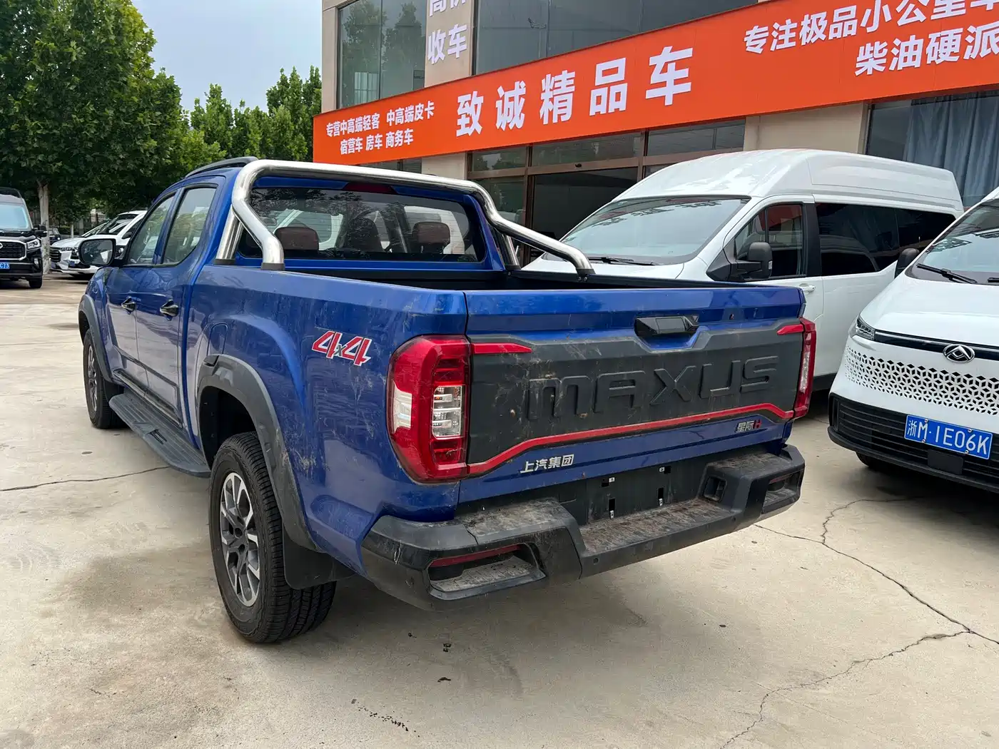 SAIC Maxus Interstellar 2023 2023 Interstellar H 2.0T Automatic Diesel Twin-Turbo 4WD Luxury Long Wheelbase