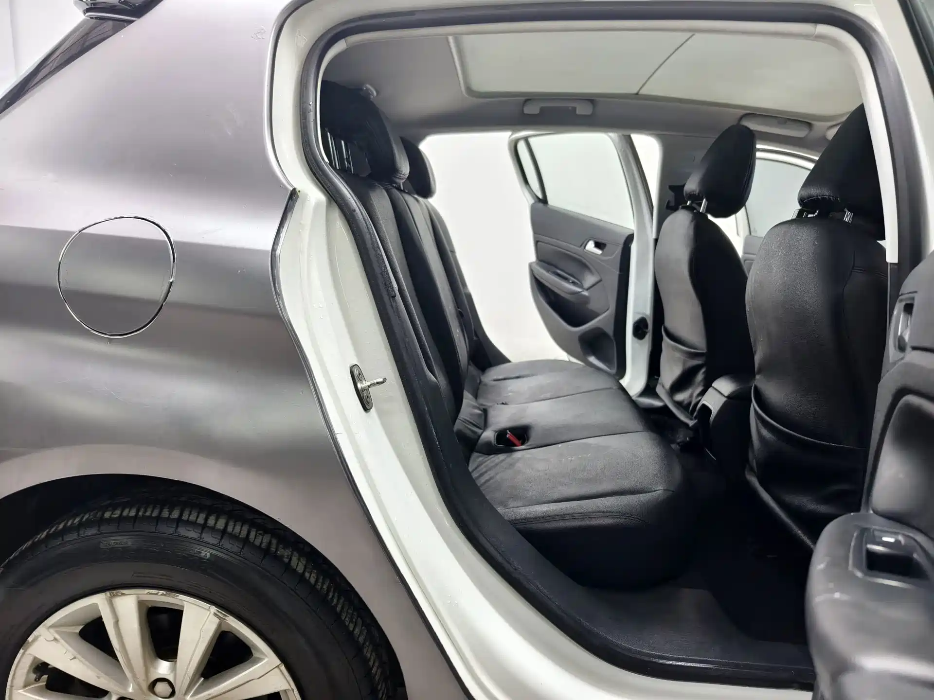 Photo 16 - Peugeot 308S