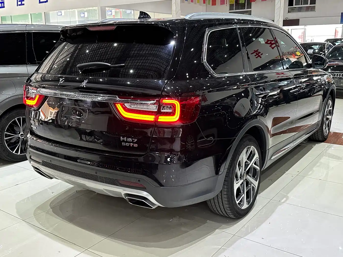 Фото 8 - Hongqi HS7