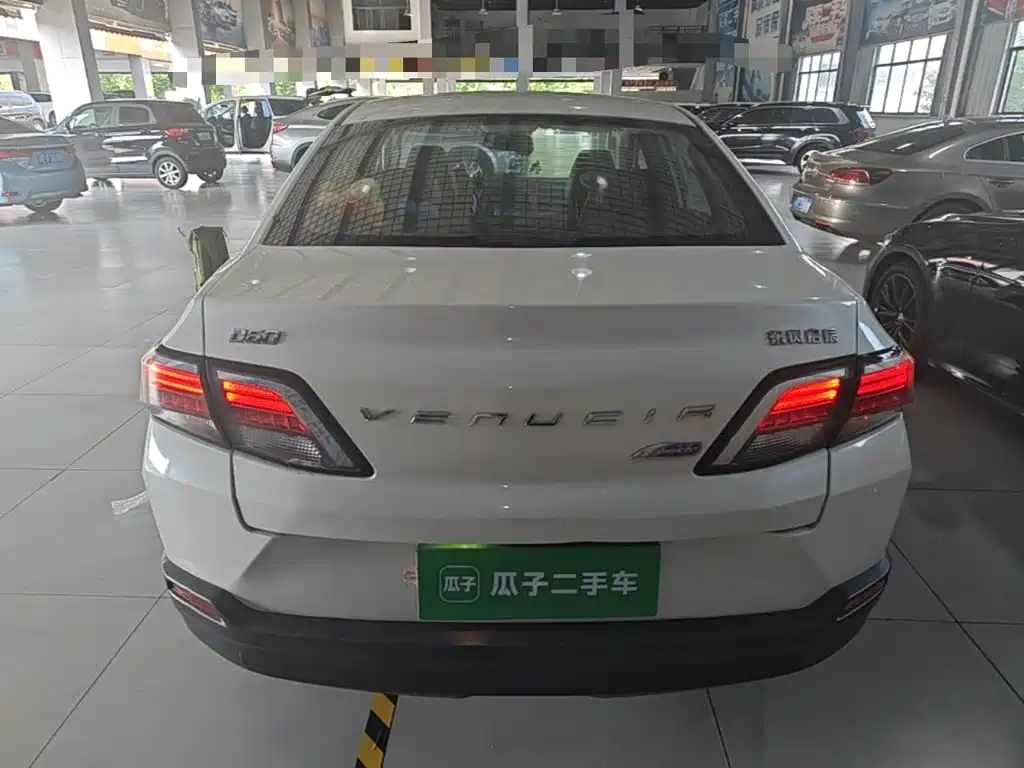 Venucia D60 2018 2018 1.6L CVT Smart Elite Edition