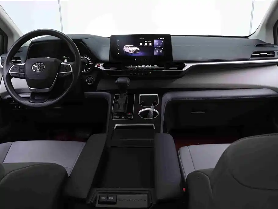 Toyota Granvia 2024 2.5L Hybrid Comfort фото 24