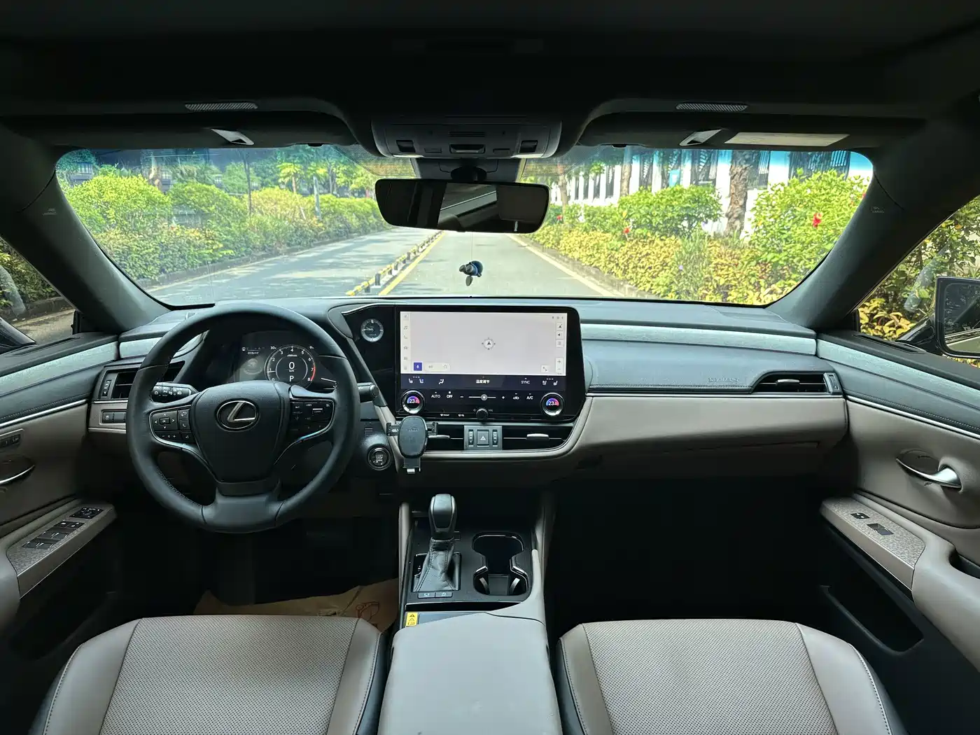 Lexus ES 2026 2025 200 Ultimate Edition