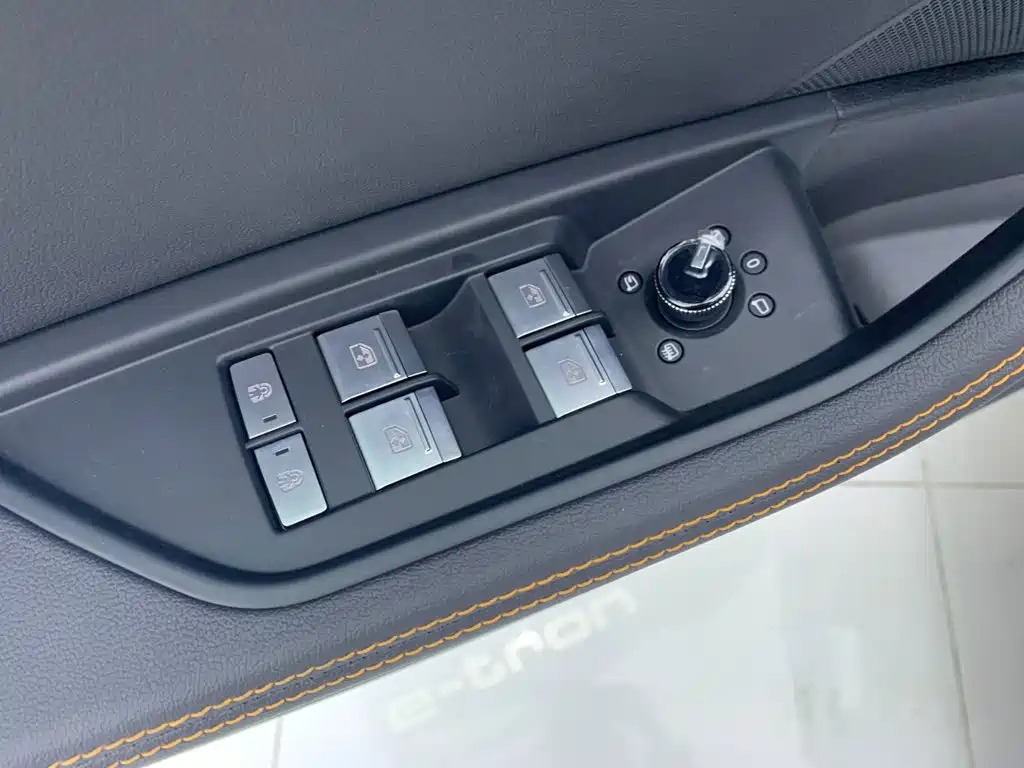 Audi e-tron 2026 2021 50 quattro Luxury