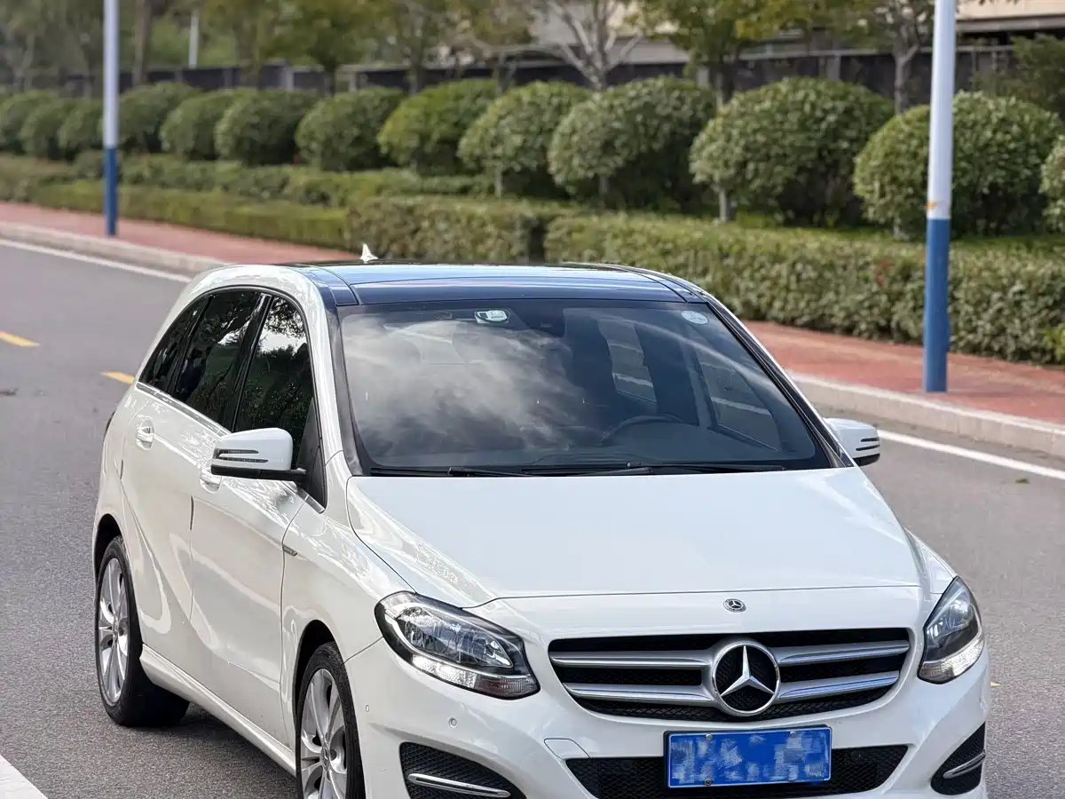 Mercedes-Benz B-Class 2017 B 200 Dynamic фото 3