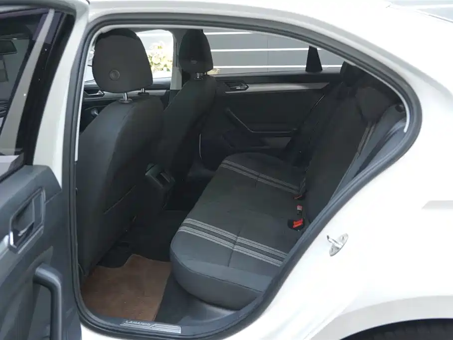 Volkswagen Lamando 2017 230TSI DSG Trend Edition фото 16