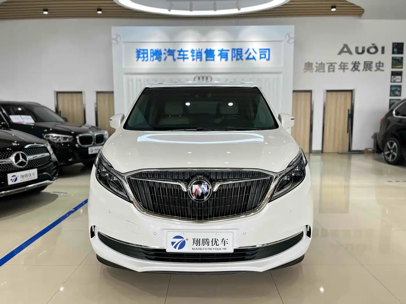Buick GL8 2018 ES 28T Luxury Type China VI фото 2