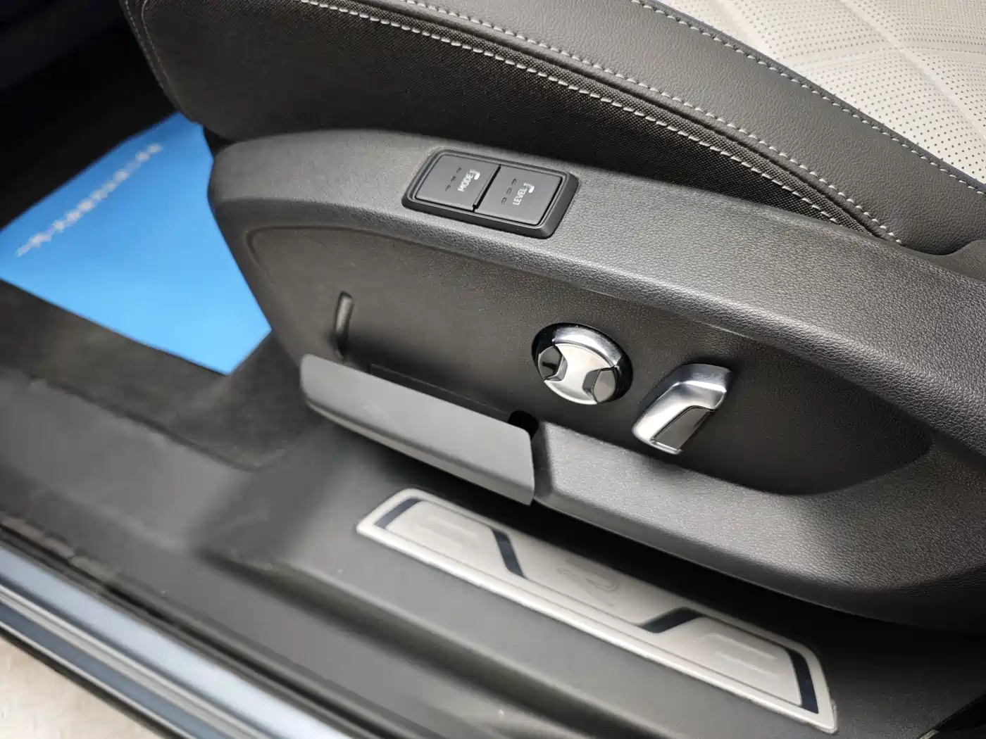 Volkswagen Talagon 2025 450TSI R-Line 6-Seater фото 18