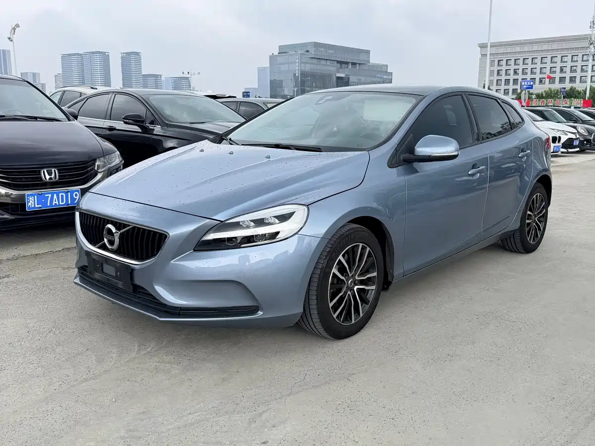 Volvo V40 2017 2018 T3 Inscription Edition