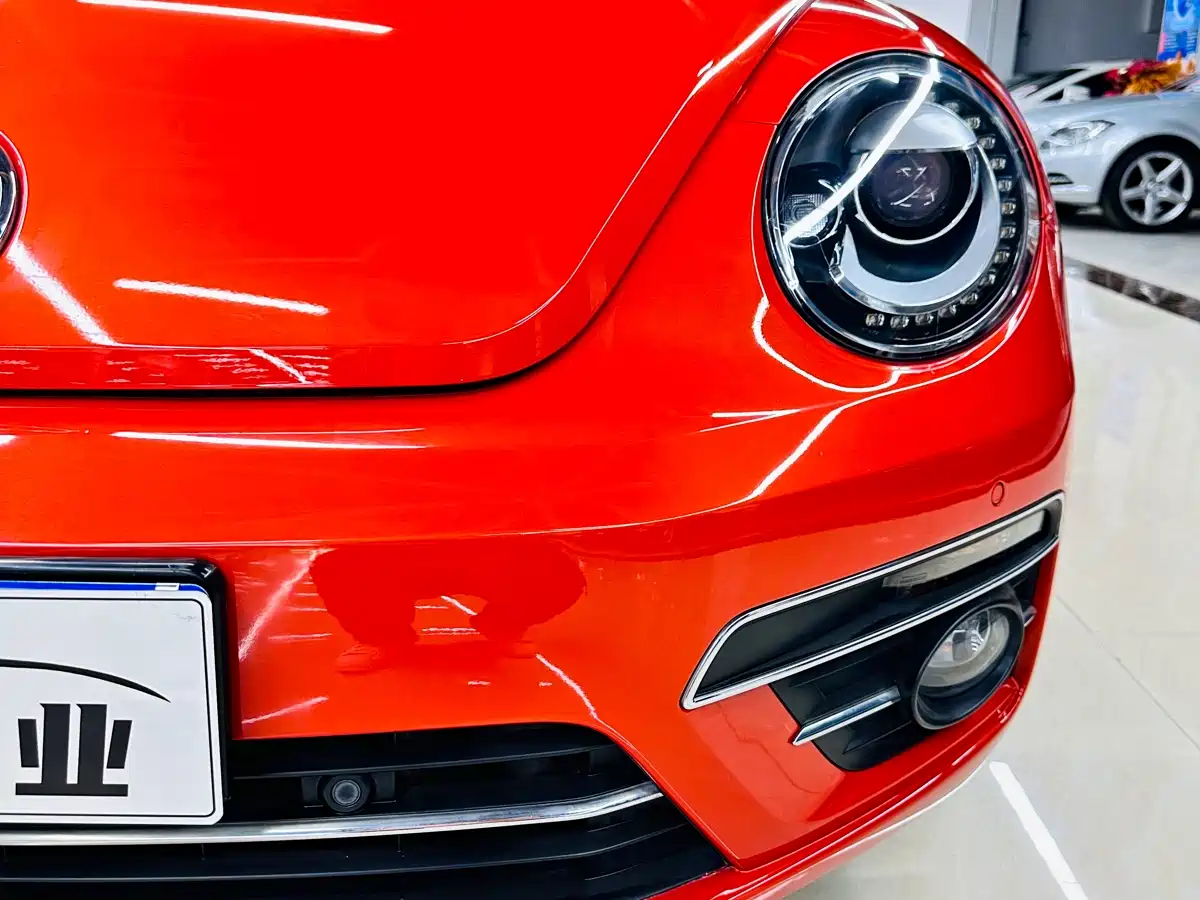 Volkswagen Beetle 2018 180TSI Trend Joy Edition фото 8