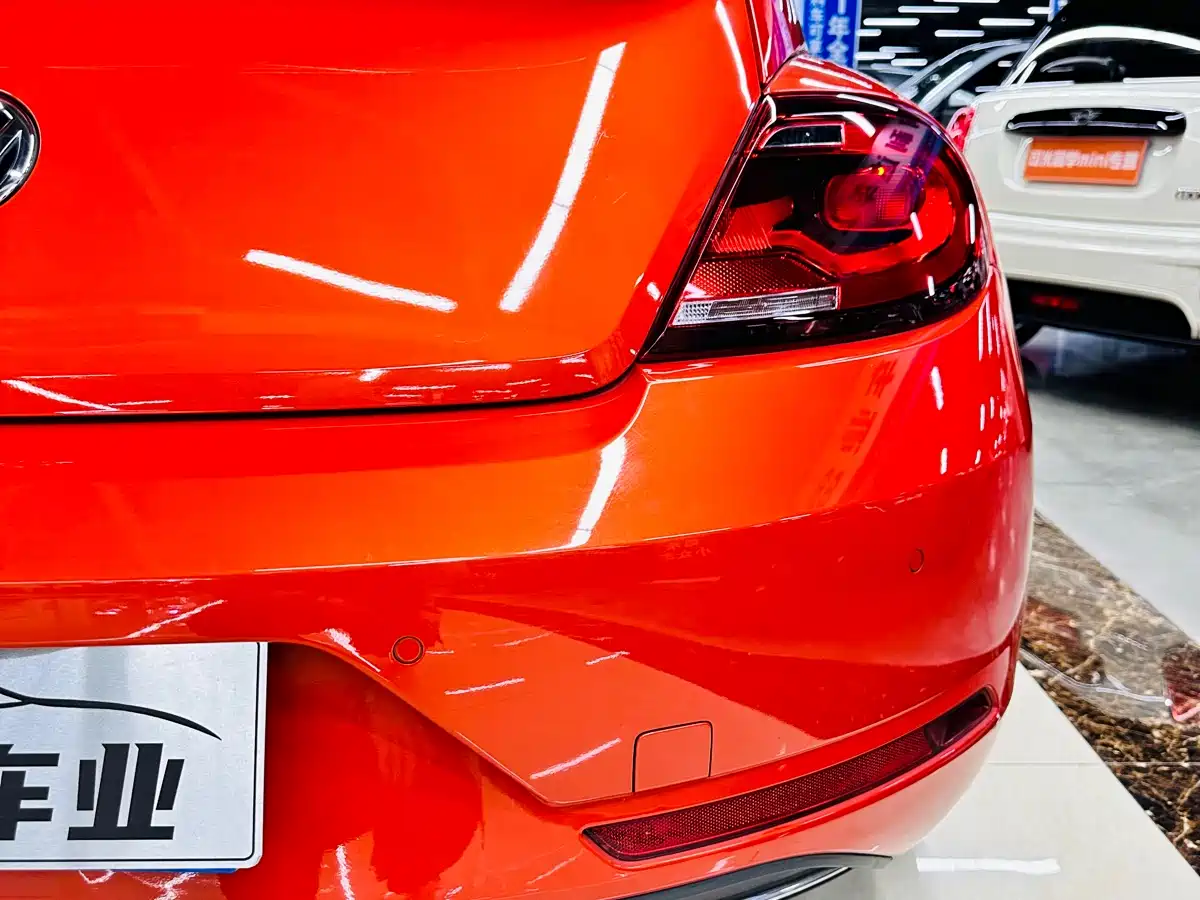 Volkswagen Beetle 2018 180TSI Trend Joy Edition фото 12