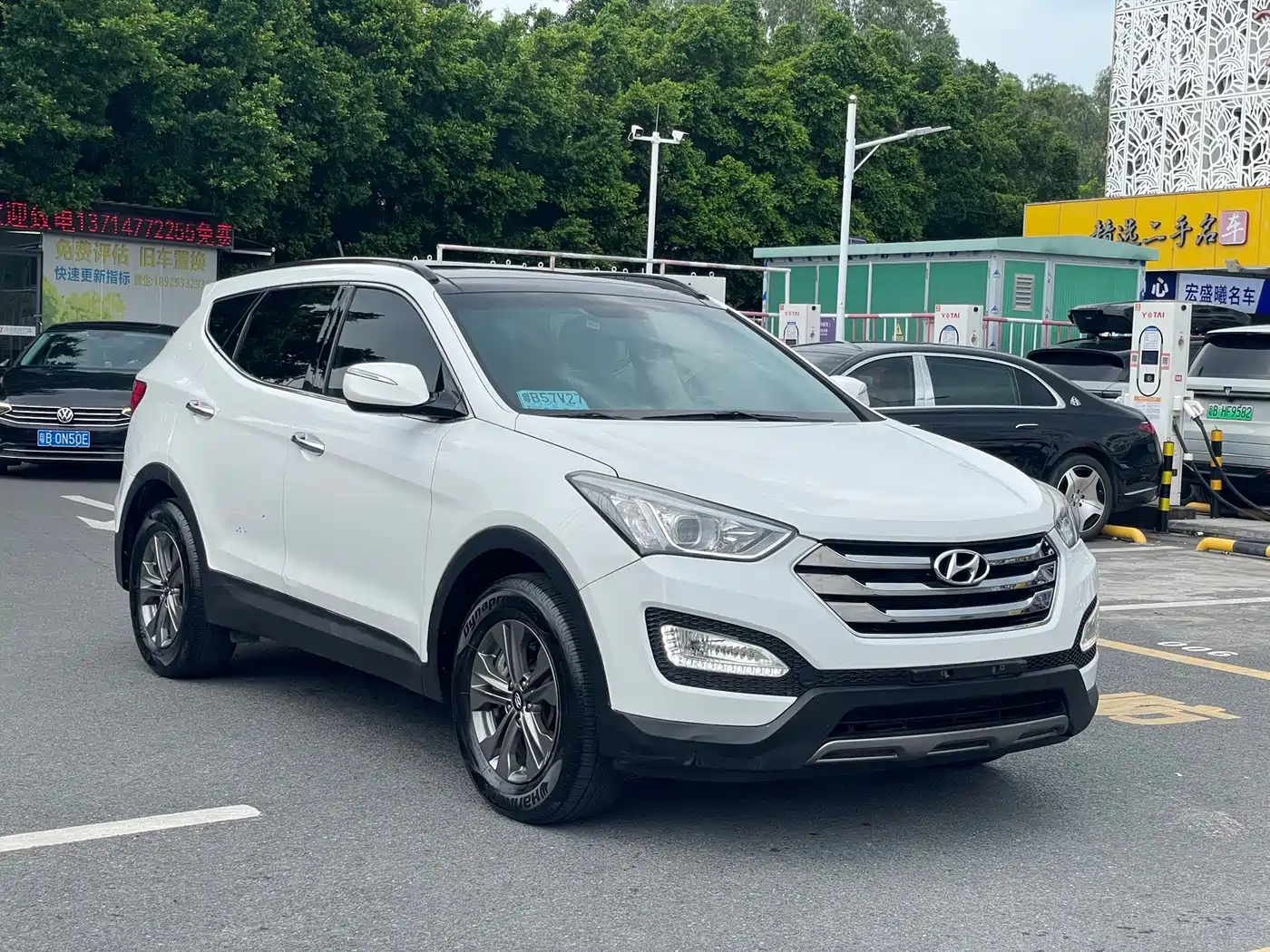 Hyundai Santa Fe 2014 2013 Model 2.4L Automatic 2WD Smart