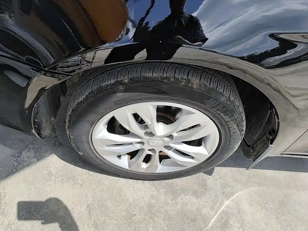 Geely Emgrand 2016 2016 Sedan 1.5L Manual Up Version